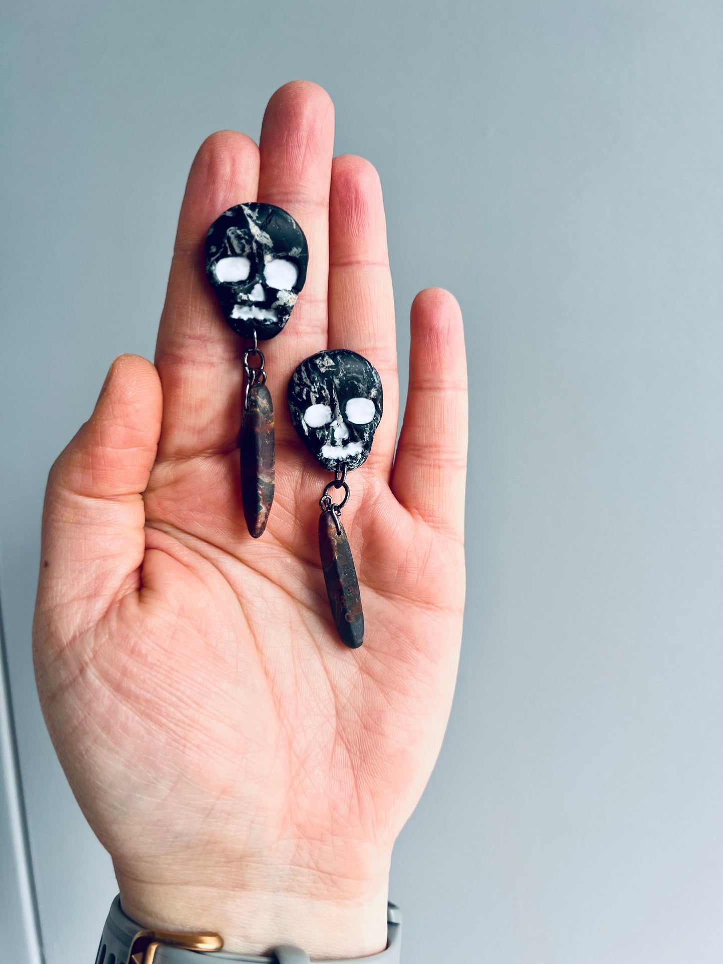 Channel the mystique of the unknown with our skull earrings, perfect for those seeking spiritual enlightenment.