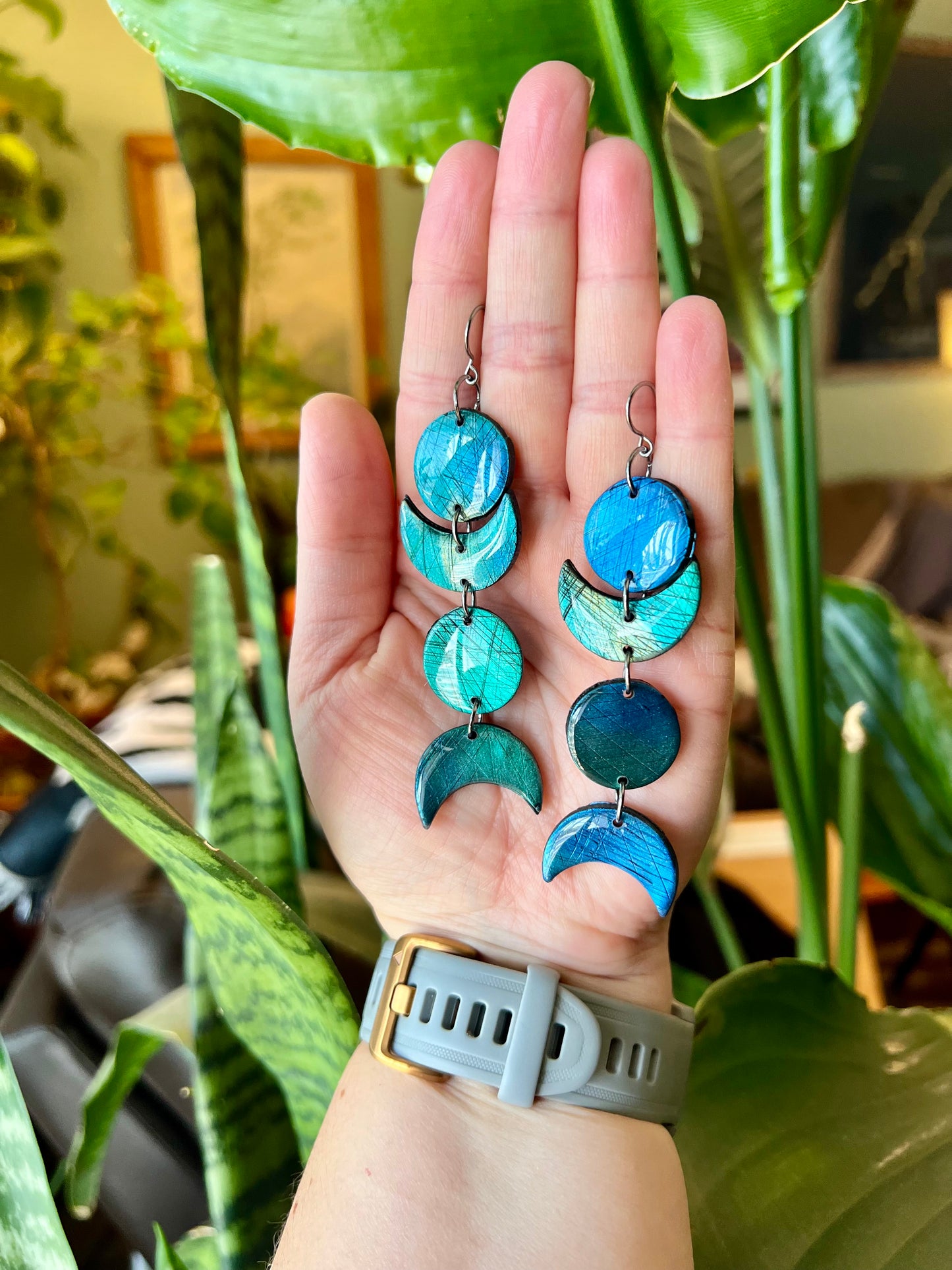 Handcrafted polymer clay earrings featuring mica pigments, resembling labradorite stone. Channeling labradorite's healing properties for balance, protection, and spiritual growth.