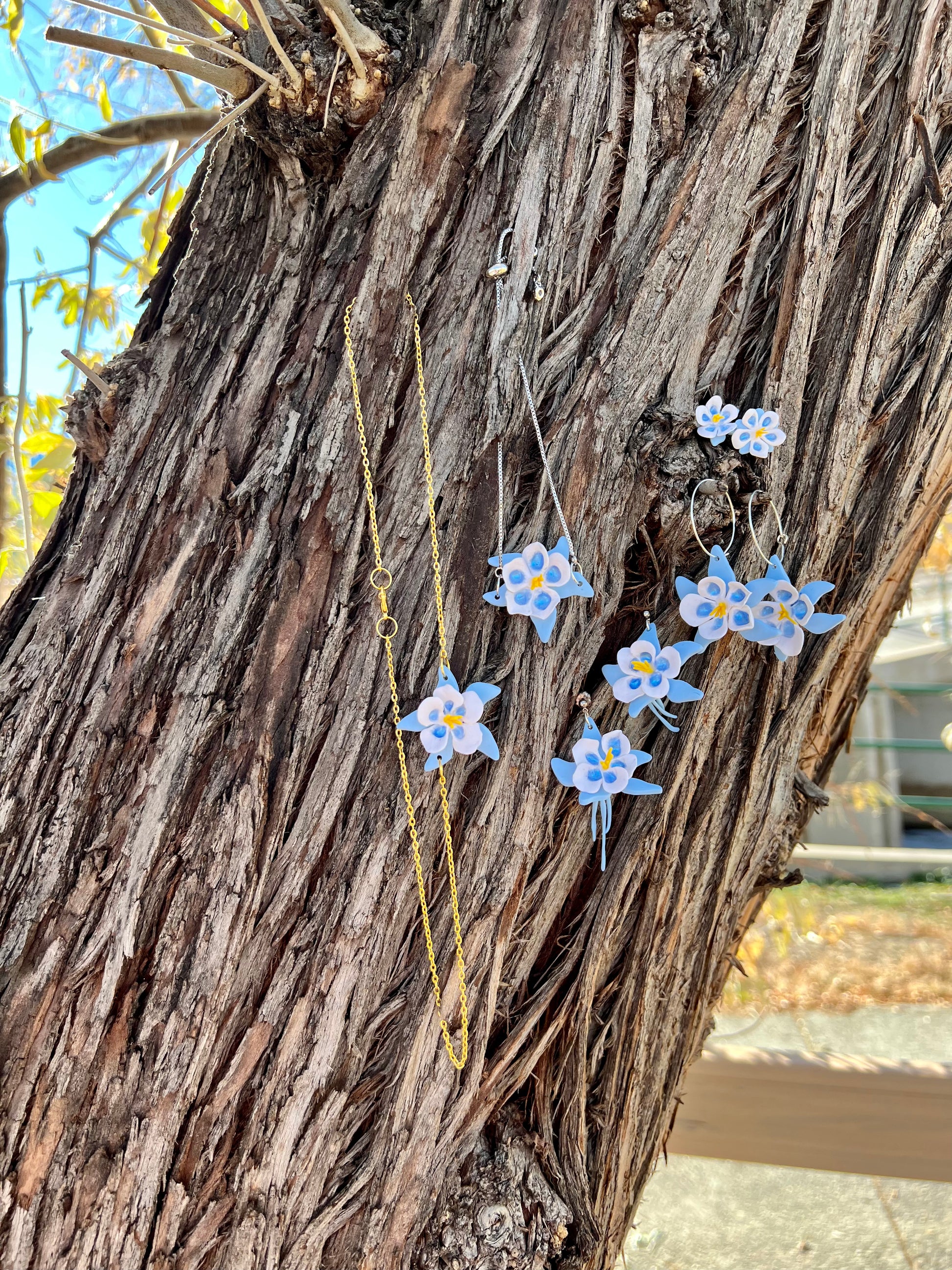 Capture the essence of the Rockies with our columbine necklace, a symbol of resilience and beauty. Perfect for those who cherish the natural wonders of Colorado.